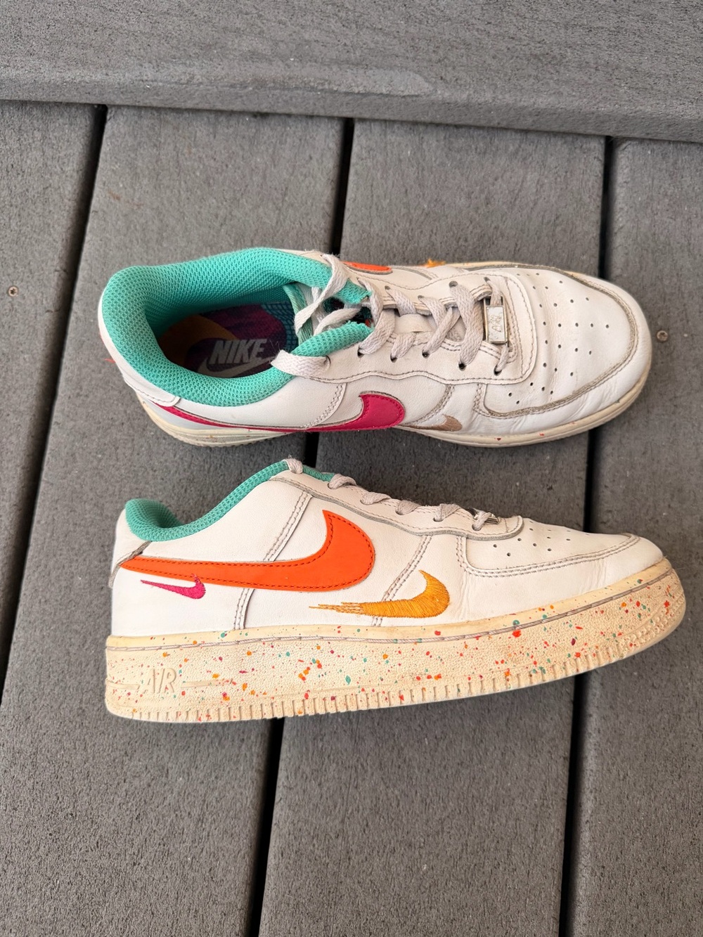 Nike Kids Air Force 1 Low GS Multi swoosh size: 4.5Y